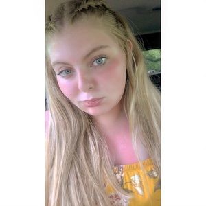 Meet your Posher, Brittney